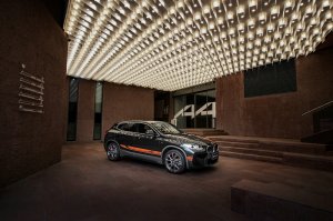 创新BMW X2曜夜版/锋芒版体验季邂逅蓉城万千型色