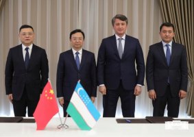 比亚迪与乌兹别克斯坦塔什干市政府签署2000台电动大巴采购协议
