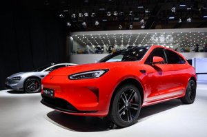 问界新M5亮相北京车展，定义未来汽车智能化！