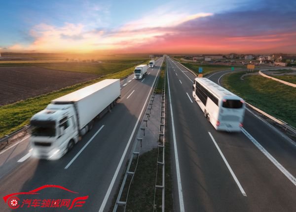 VT_CV-bus-truck_16_SST_410167468.jpg VT_CV-bus-truck_16_SST_410167468.jpg