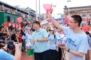 深蓝S09化身“村超”爱心保障车：以公益温度拥抱万千热爱​